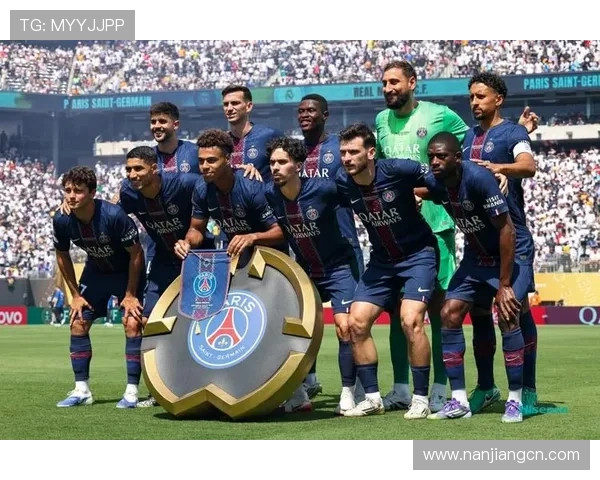 巴黎官方更新：克瓦拉茨赫利亚恢复训练 登贝莱继续康复进程