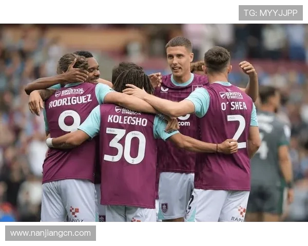 英冠三强重返英超舞台利兹联伯恩利桑德兰携手晋级燃爆新赛季